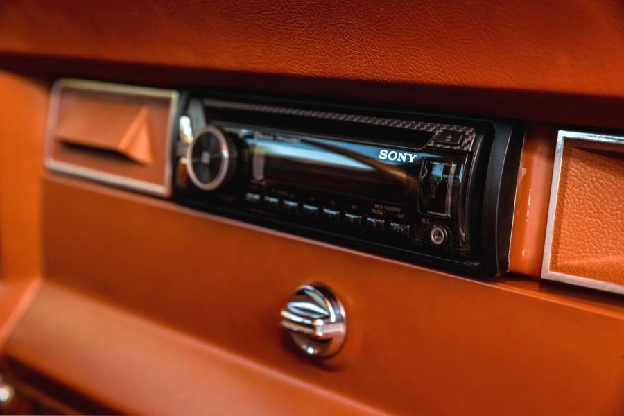 Детали интерьера Jeep Grand Wagoneer LS1 V8 1984 года  (фото 46 из 179)